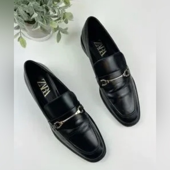 Zara Shoes - Zara Horsebit Loafers with Gold Accent Womens 38/US7.5